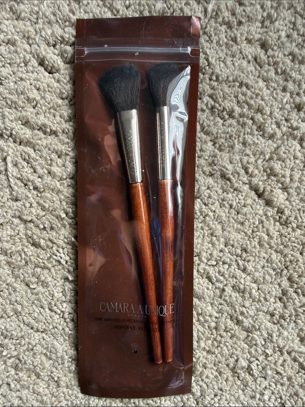 🥳 7/$10!! NEW/Sealed Camara A Unique Makeup Brush Set - Brown Handles